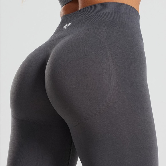 NWT Scrunch butt leggings! 🍑 - Picture 4 of 6